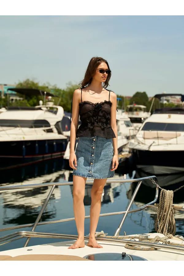 060298 ROSE DETAILED STRAP BLOUSE