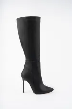 Muggo Floransa Garantili Kadın İnce Topuklu Sivri Burun Yandan Fermuarlı Çizme Muggo Floransa Garantili Kadın İnce Topuklu Sivri Burun Yandan Fermuarlı Çizme