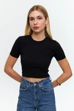 Basic Bisiklet Yaka Kısa Kollu Kadın Crop Tişört