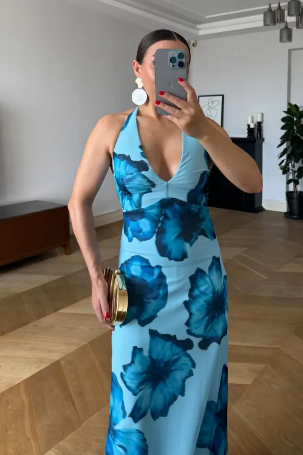 Robe longue à motif floral et col licou