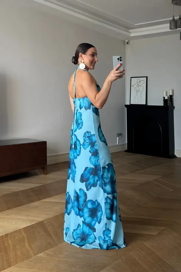Robe longue à motif floral et col licou