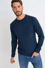 Pull en maille basique bleu marine à col ras du cou pour homme Pull en maille basique bleu marine à col ras du cou pour homme