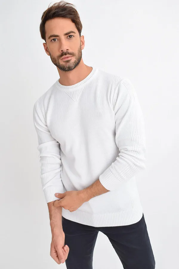Pull en tricot basique à col rond blanc pour homme Pull en tricot basique à col rond blanc pour homme