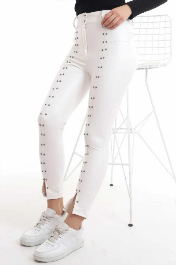 Leggings en cuir brodés de pierres