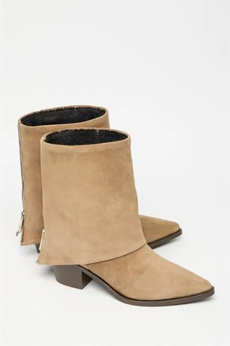 Kadın Camel Süet Hakiki Deri Western Topuklu Bot – Sivri Burun & Fermuar Aksesuarlı Kadın Camel Süet Hakiki Deri Western Topuklu Bot – Sivri Burun & Fermuar Aksesuarlı