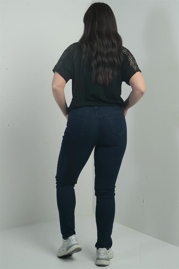 Kadın Yüksek Bel Boru Paça Likralı Büyük Beden Kot Pantolon