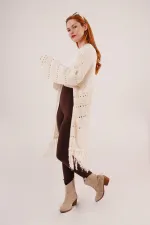 Delikli Geçişli Püskül Detay Uzun Triko Toptan Krem Hırka