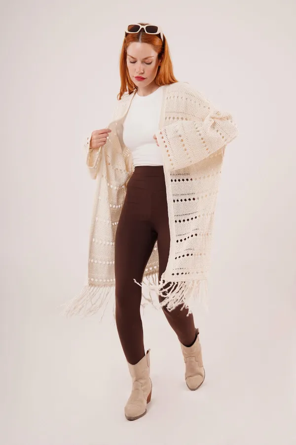 Delikli Geçişli Püskül Detay Uzun Triko Toptan Krem Hırka