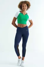 Tommylife Toptan Yeşil Renk Bloklu Logo Baskılı O Yaka Dar Kalıp Kadın Crop T-Shirt - 97270