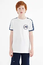 Tommylife Toptan O Yaka Standart Kalıp Baskılı Erkek Çocuk T-Shirt 11121 Beyaz Tommylife Toptan O Yaka Standart Kalıp Baskılı Erkek Çocuk T-Shirt 11121 Beyaz