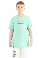 Tommylife Toptan O Yaka Standart Kalıp Baskılı Erkek Çocuk T-Shirt 11117 Su Yeşili Tommylife Toptan O Yaka Standart Kalıp Baskılı Erkek Çocuk T-Shirt 11117 Su Yeşili