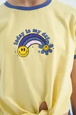Tommylife Toptan Sarı Baskı Detaylı O Yaka Çok Renkli Bağlama Detaylı Kız Çocuk T-Shirt - 75113