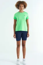 Tommylife Toptan Neon Yeşil Sırt Yırtmaç Detaylı O Yaka Kısa Kollu Standart Kalıp Kadın T-Shirt - 97267
