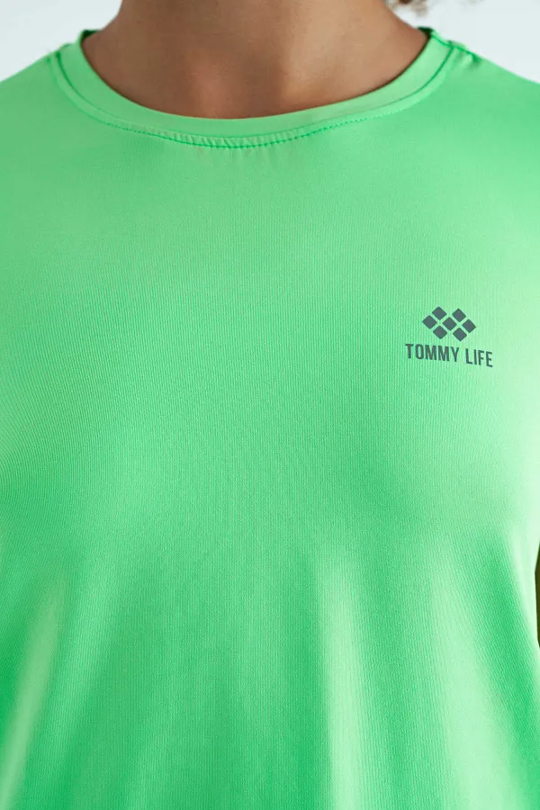 Tommylife Toptan Neon Yeşil Sırt Yırtmaç Detaylı O Yaka Kısa Kollu Standart Kalıp Kadın T-Shirt - 97267