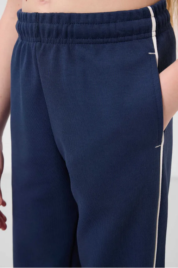 Tommylife Toptan O Yaka Baskılı Lastik Paçalı Standart Fit Kız Çocuk Eşofman Takım 75186 Ekru Parlament Tommylife Toptan O Yaka Baskılı Lastik Paçalı Standart Fit Kız Çocuk Eşofman Takım 75186 Ekru Parlament